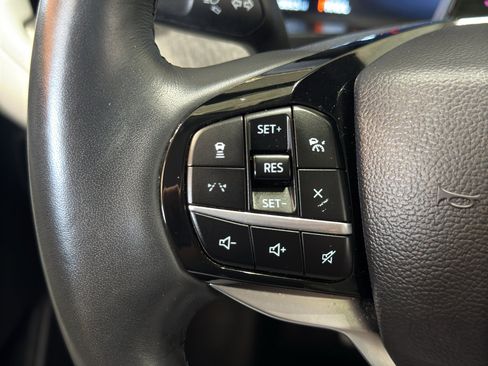 Used 2025 Ford Explorer Platinum w/ LUX Leather Package AWD/4WD image 26