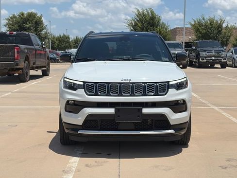Used 2025 Jeep Compass Limited w/ Elite Group AWD/4WD image 2