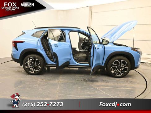 Used 2024 Chevrolet Trax RS w/ Sunroof Package image 39