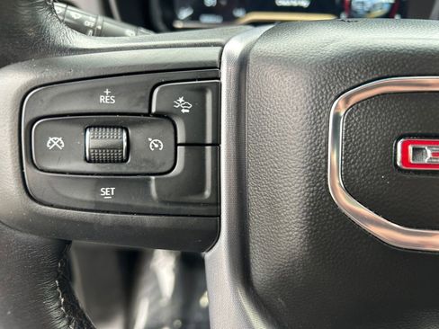 Used 2022 GMC Yukon XL SLE image 17