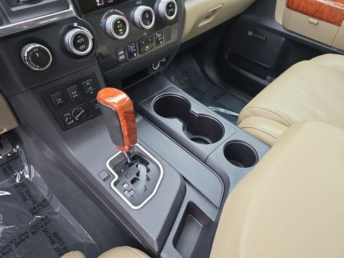 Used 2019 Toyota Sequoia Platinum AWD/4WD image 25