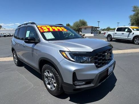 Used 2023 Honda Passport TrailSport image 2