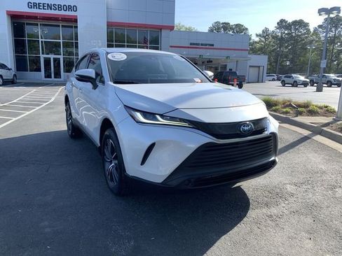 Certified 2023 Toyota Venza LE image 2