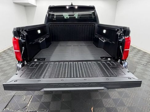 Used 2026 Toyota Tacoma SR5 AWD/4WD image 15
