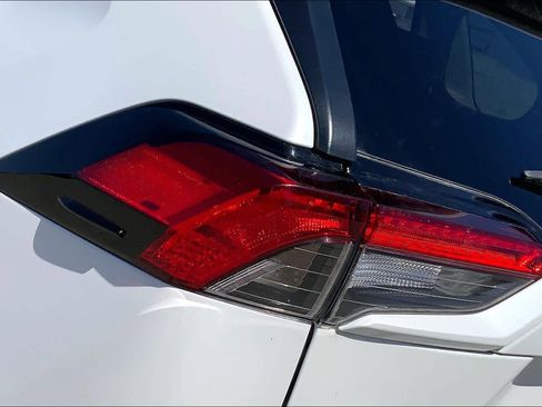 Used 2023 Toyota RAV4 XLE Premium image 29