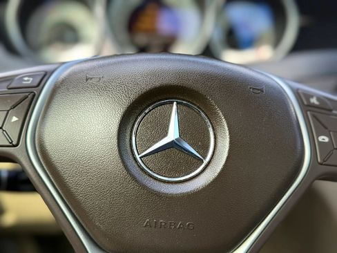 Used 2013 Mercedes-Benz C 250 Sedan image 29
