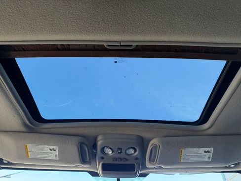 Used 2004 Cadillac Escalade EXT AWD/4WD image 22