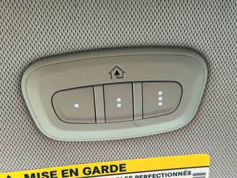 Used 2018 Chrysler Pacifica Touring-L w/ Advanced Safetytec Group FWD image 52