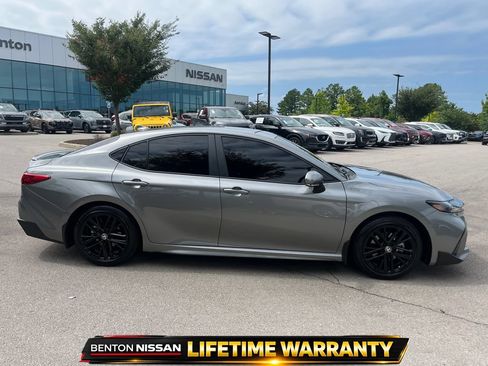 Used 2026 Toyota Camry SE FWD image 9