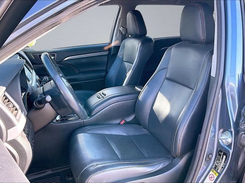 Used 2017 Toyota Highlander Limited Platinum w/ Protection Package #3 AWD/4WD image 19