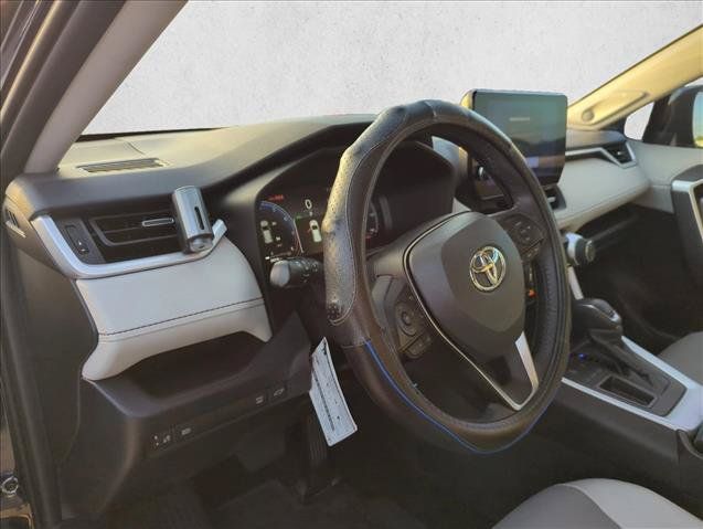 Used 2023 Toyota RAV4 Limited FWD image 15