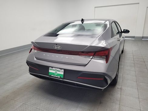 Used 2025 Hyundai Elantra SE FWD image 7
