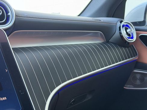 Used 2023 Mercedes-Benz GLC 300 4MATIC image 33