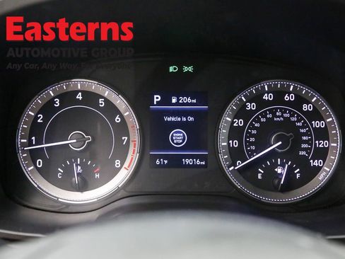 Used 2022 Hyundai Venue Limited image 18