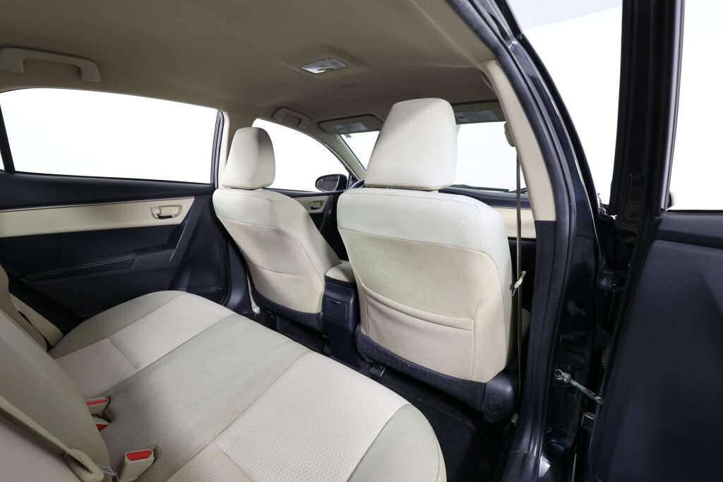 Used 2014 Toyota Corolla LE FWD image 19