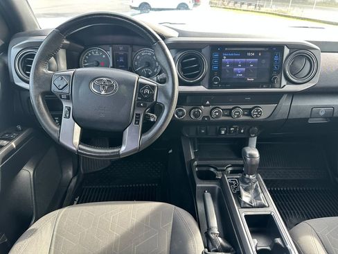 Used 2019 Toyota Tacoma TRD Sport image 15