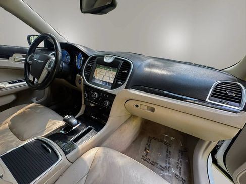 Used 2012 Chrysler 300 Limited RWD image 15