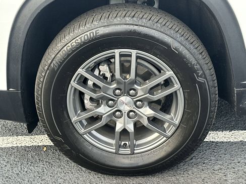 Certified 2025 GMC Acadia Elevation image 13