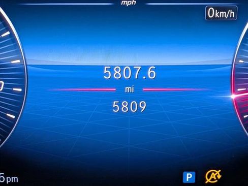 Used 2025 Mercedes-Benz GLE 350 4MATIC image 11