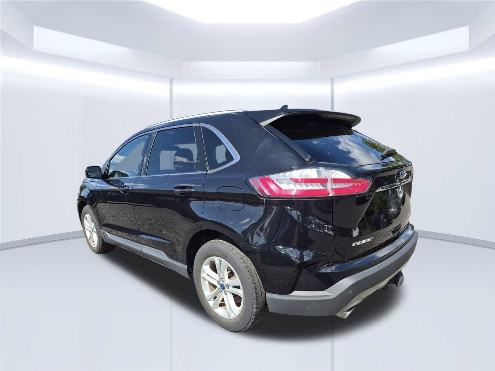 Used 2019 Ford Edge SEL w/ Equipment Group 201A AWD/4WD image 4