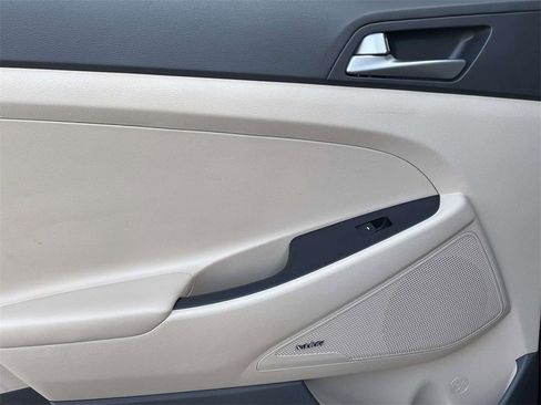 Used 2017 Hyundai Tucson SE Plus image 9