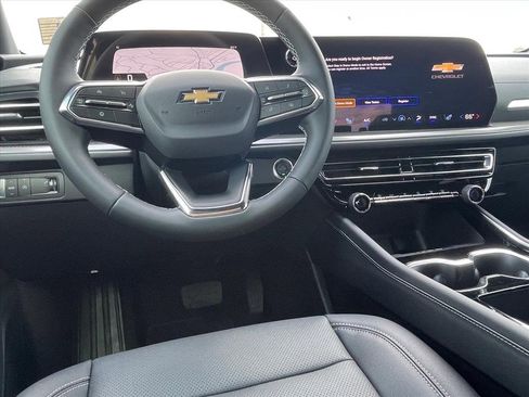 New 2026 Chevrolet Traverse LT FWD image 9