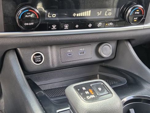 Used 2023 Nissan Rogue SV FWD image 19