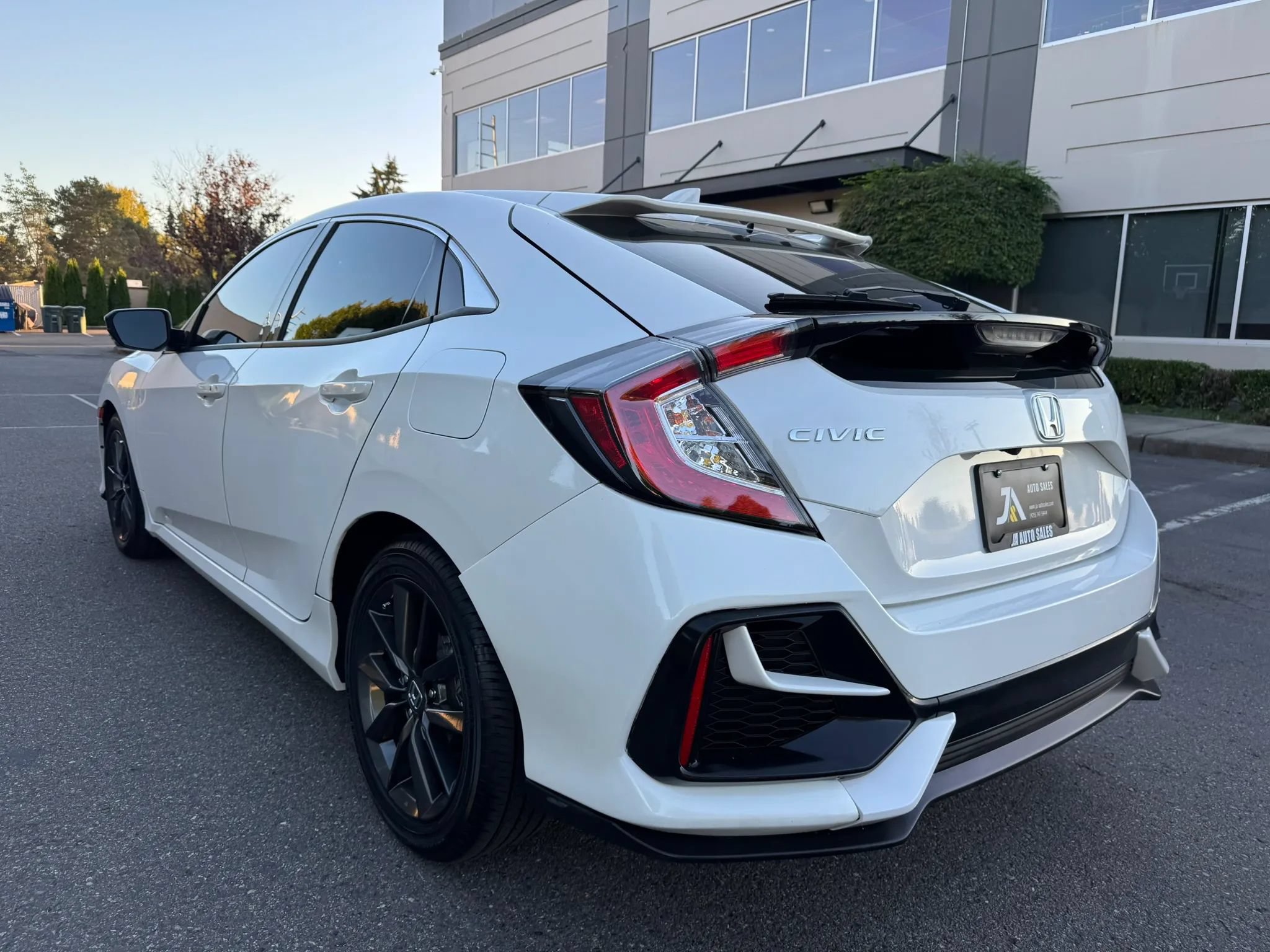 Used 2020 Honda Civic EX image 8