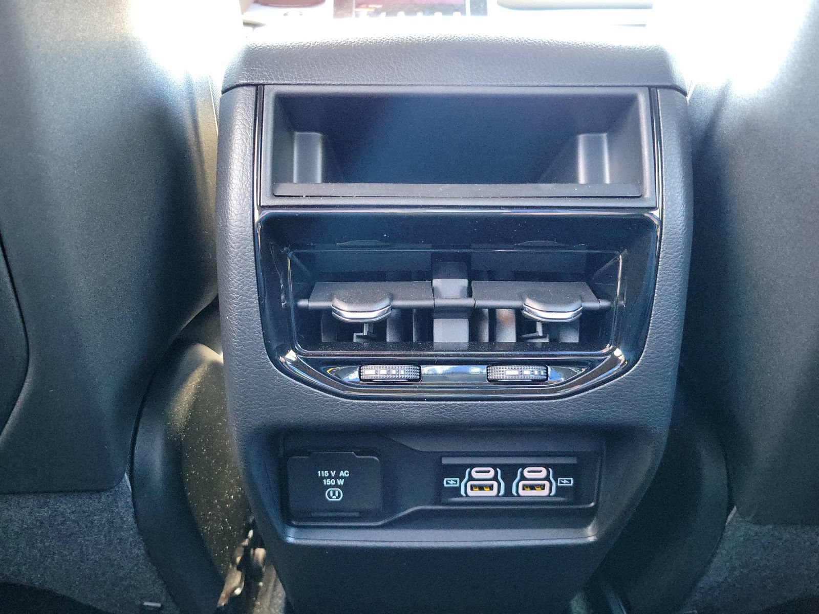 Used 2025 Jeep Grand Cherokee Laredo X w/ Luxury Tech Group I RWD image 11