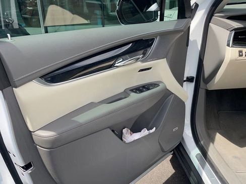 Used 2024 Cadillac XT6 Premium Luxury FWD image 16