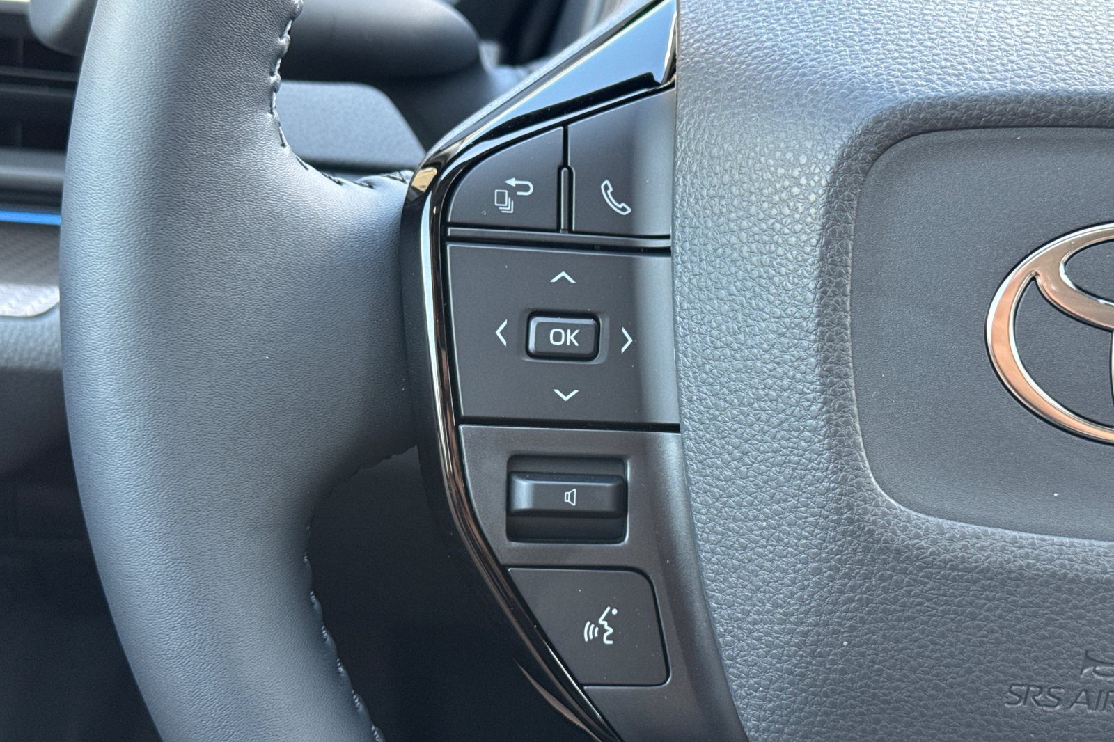 New 2027 Toyota Prius XLE FWD image 28