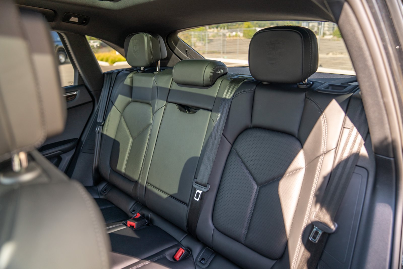 Certified 2026 Porsche Macan AWD/4WD image 23