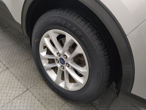 Used 2020 Ford Escape SE FWD image 31