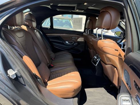 Used 2018 Mercedes-Benz S 560 4MATIC Sedan image 16