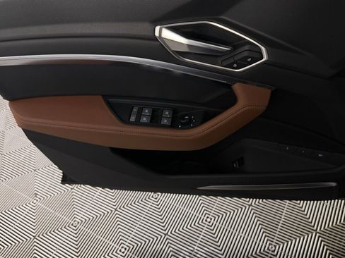 Used 2024 Audi Q8 e-tron Premium Plus w/ Premium Plus Package image 27