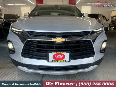 Used 2021 Chevrolet Blazer LT FWD image 2