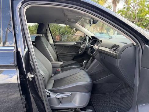 Certified 2023 Volkswagen Tiguan SE FWD image 15