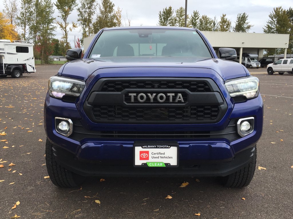 Used 2022 Toyota Tacoma Limited w/ Black Out Package (TMS) AWD/4WD image 13