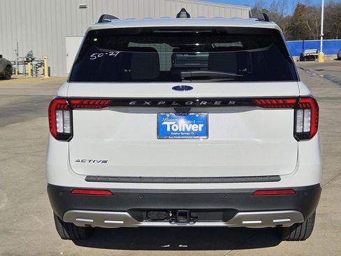 New 2026 Ford Explorer Active w/ Active Comfort Package RWD image 8