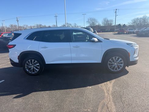 Used 2025 Buick Enclave Preferred image 6