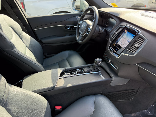Used 2020 Volvo XC90 T6 Momentum AWD/4WD image 24