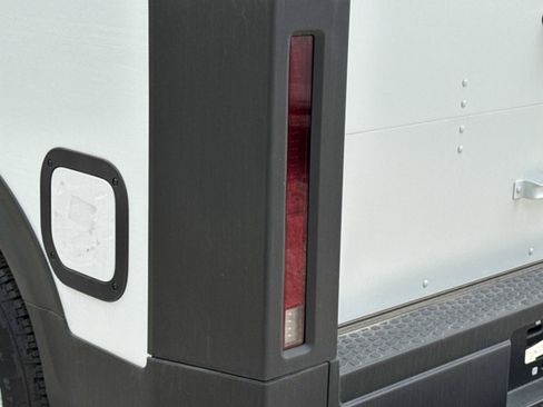 Used 2024 Chevrolet Brightdrop 400 w/ Commercial Equipment Package AWD/4WD image 26