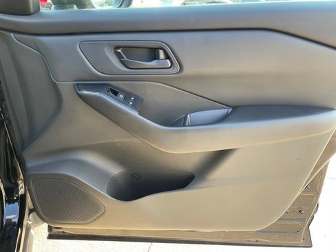 Used 2024 Nissan Rogue S FWD image 26