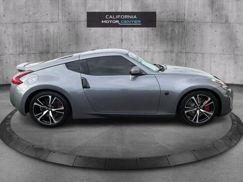 Used 2018 Nissan 370Z Coupe RWD image 4