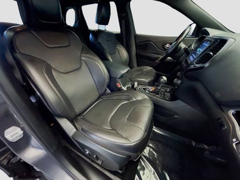 Used 2021 Jeep Cherokee Latitude Lux 80th Anniv w/ Quick Order Package 26U 80TH image 20