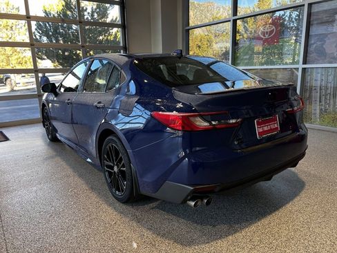 Certified 2025 Toyota Camry SE image 5