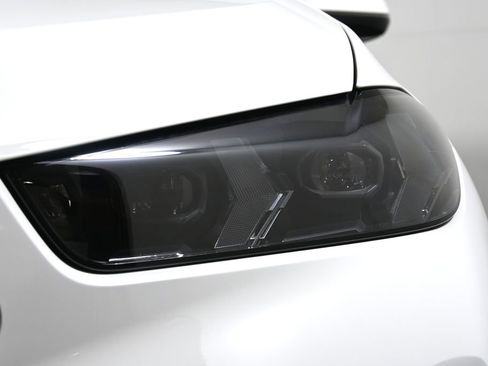 New 2026 BMW X6 xDrive40i w/ Climate Comfort Package image 11