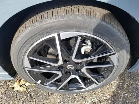 New 2025 Nissan Sentra SR w/ SR Premium Package image 21