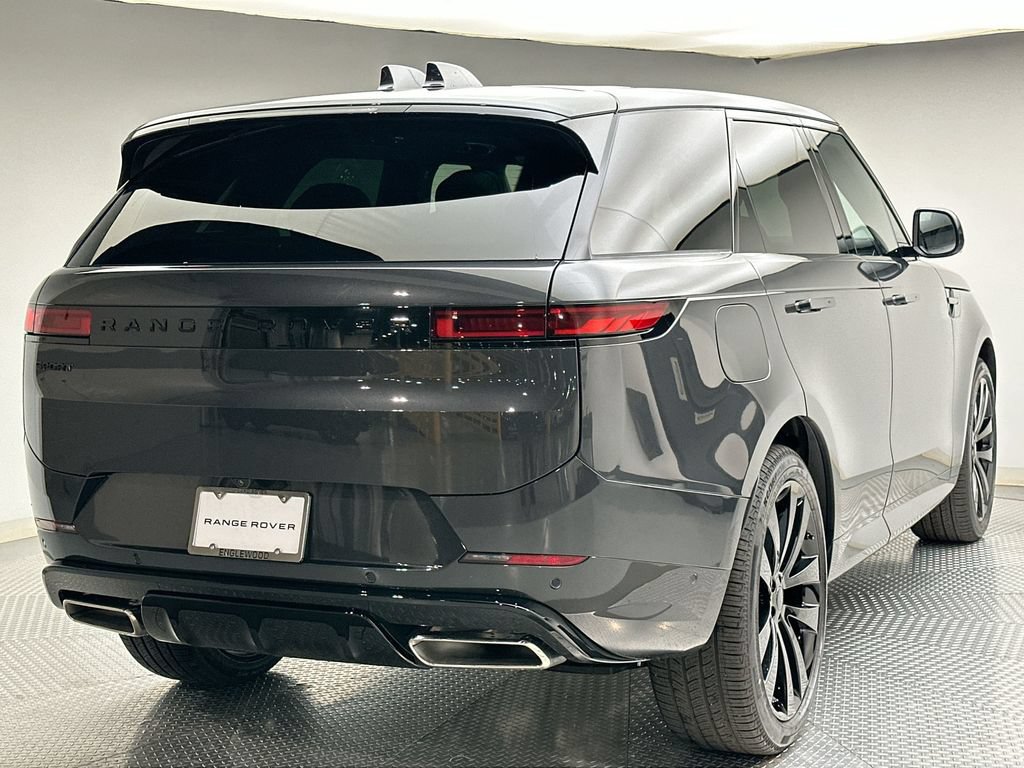 New 2027 Land Rover Range Rover Sport Dynamic SE AWD/4WD image 3