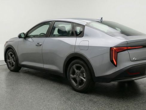 Used 2025 Kia K4 LXS image 6